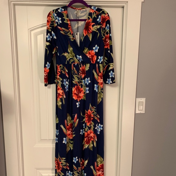 Mother Bee Maternity Dress - Picture 2 of 4